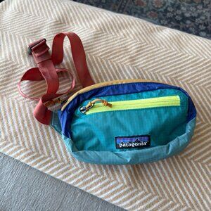 NWOT Ultralight Black Hole® Mini Hip Pack 1L